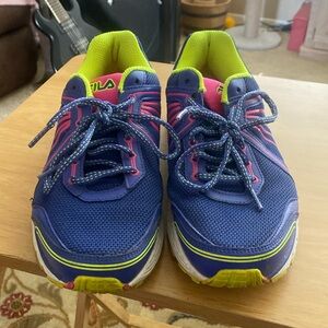 Fila sneakers size 10